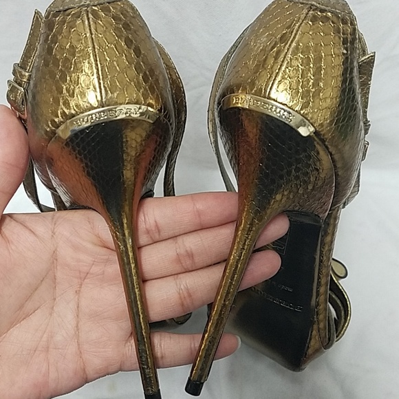 Burberry Bronze Bow Heels - Picture 5 of 8